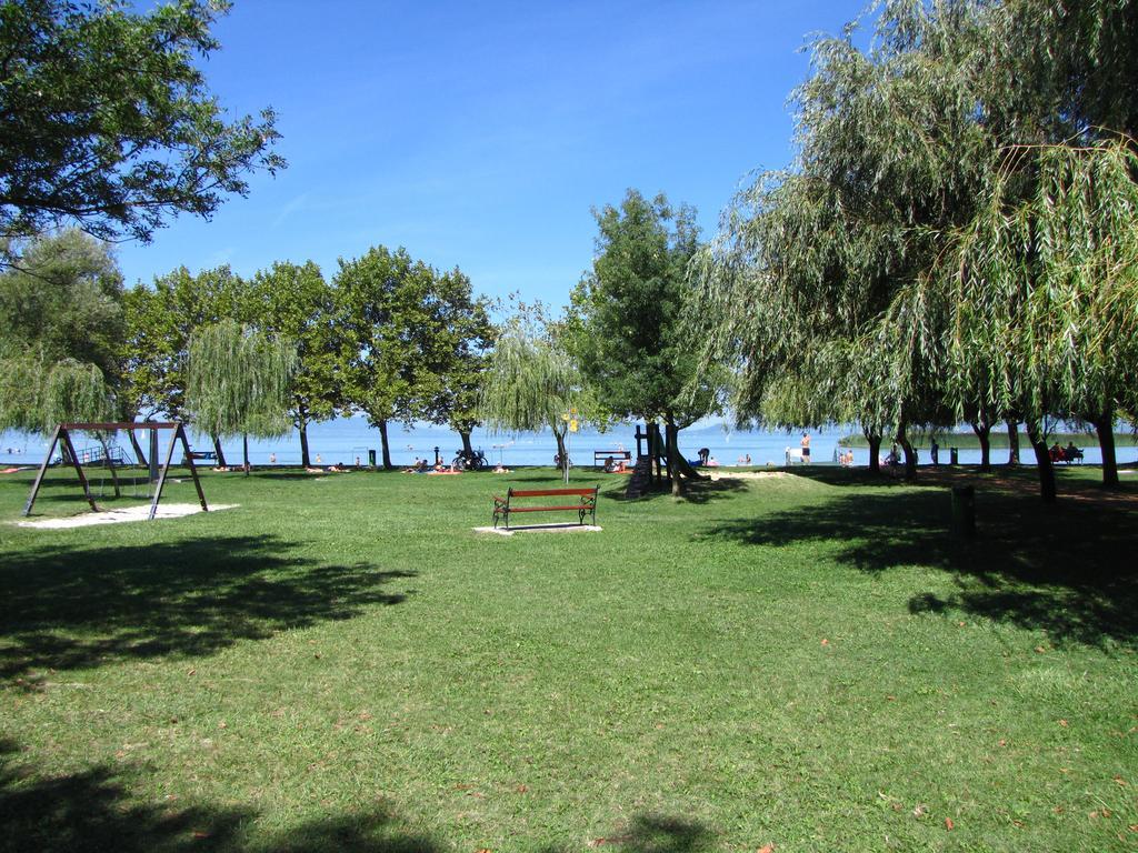 Schmidt Apartment Balatonfenyves Esterno foto